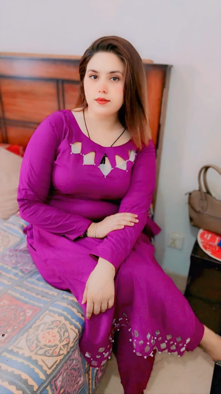 03281923797 professional college staff video call service short service and night service home delivery professional service available