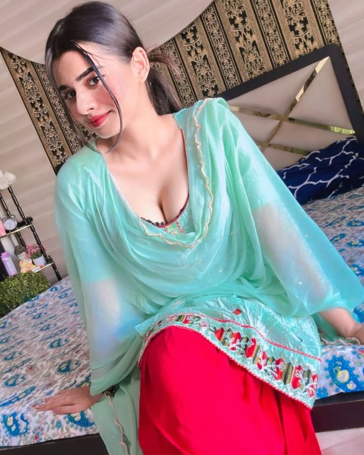 03281923797 professional college staff video call service short service and night service home delivery professional service available