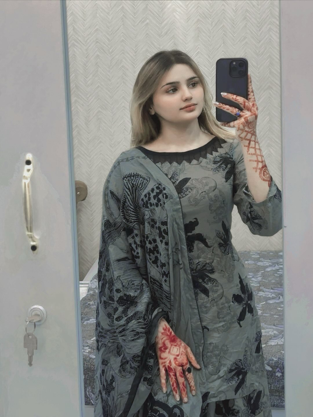 03281923797 professional college staff video call service short service and night service home delivery professional service available