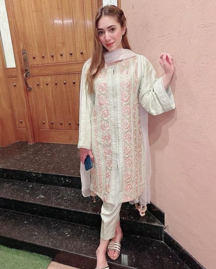 03281923797 professional college staff video call service short service and night service home delivery professional service available