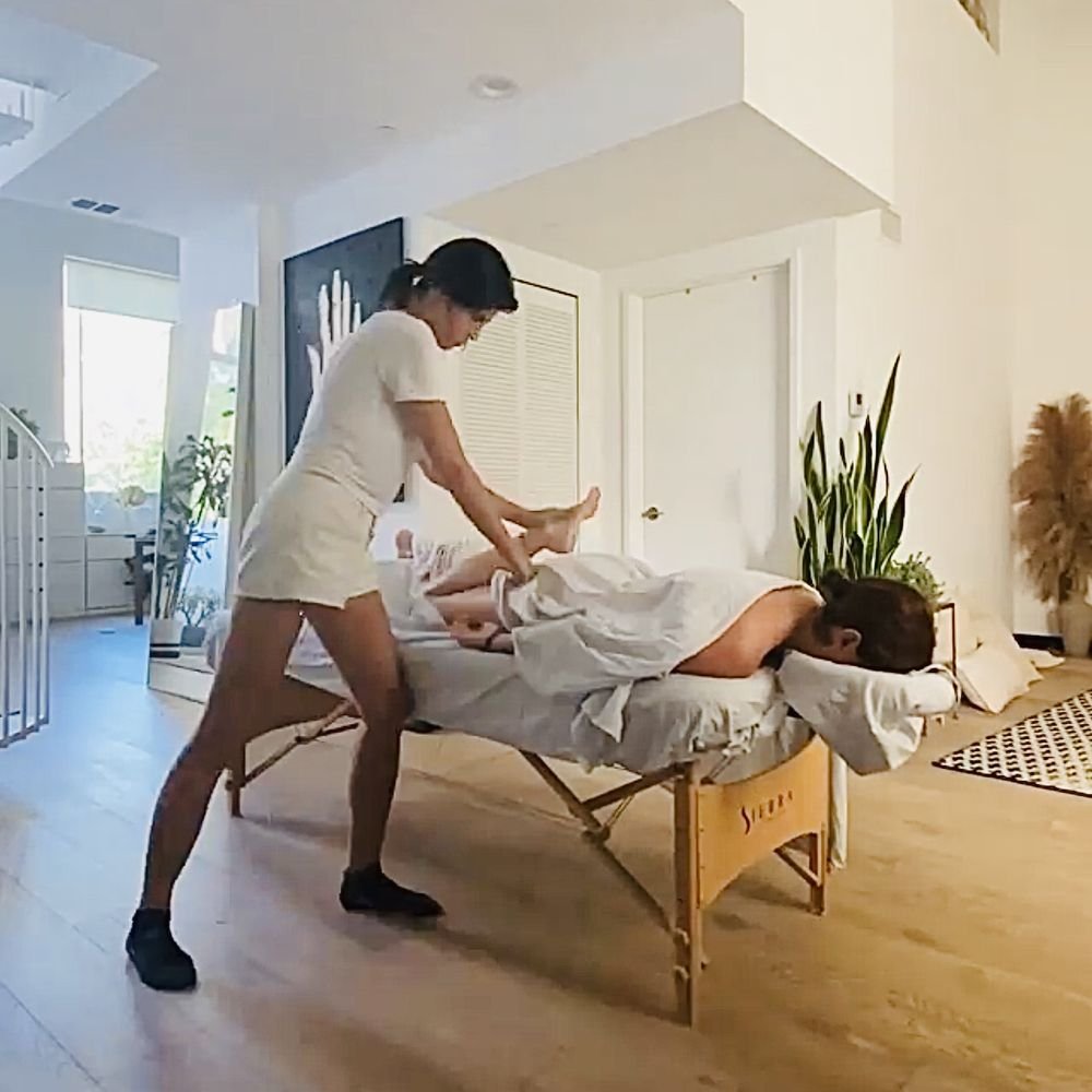 Male & Female Massage Therapists Tariq Road